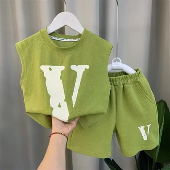 Детска лятна риза без ръкав + шорти обикновен комплект от 2 теми с надписи Дрехи за малките момчета Корейски свободно време Детски голф Спортен бутик за облекло