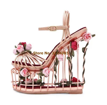 Дамски сандали на танкетке в златната металлическуюклетку Розово-червени сватбени обувки с 3D цветя, обувки-лодка на много висок ток, луксозни обувки-лодка в платформата